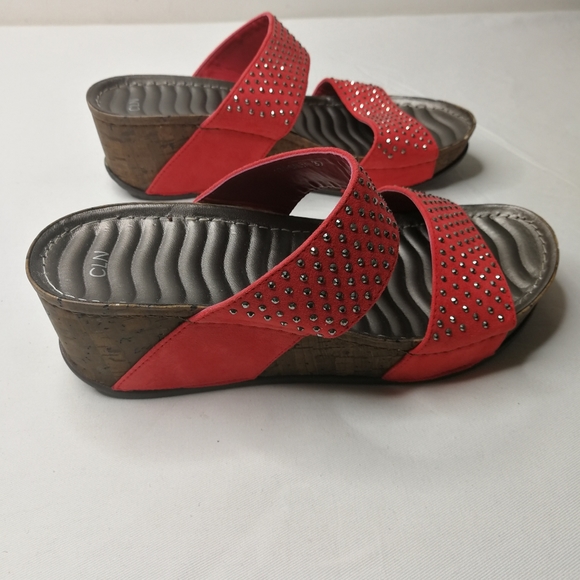 Red wedge sandals - Picture 3 of 5
